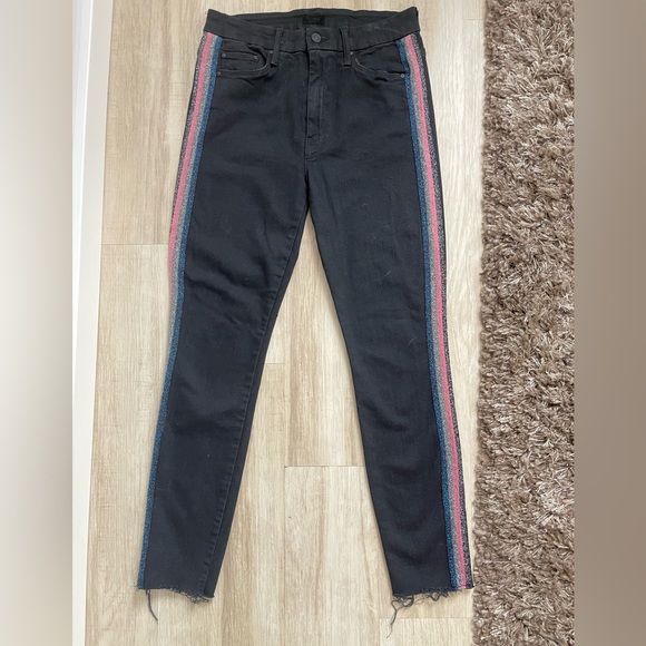 Mother High Waisted Looker Kitty Glitter Jeans
Size 28 - Picture 2 of 7